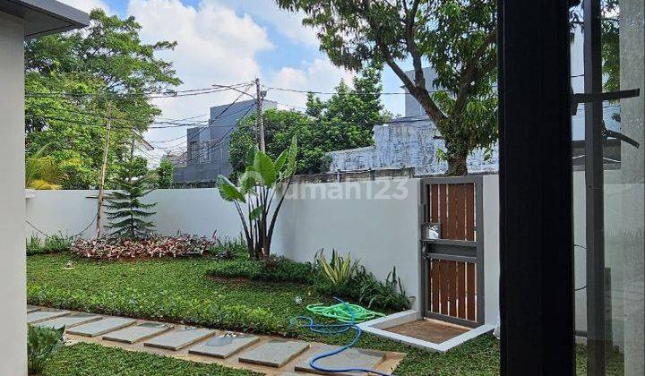 Rumah 2 Lantai di kencana loka BSD Baru SHM hadap Barat Daya 2