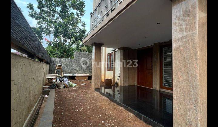 Rumah Hook 4 Lantai di Taman Villa Meruya SHM Hadap Utara 2