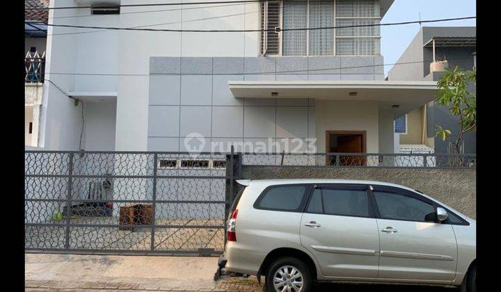 Rumah Hook 2 Lantai di Taman Surya Hadap Timur dan Selatan 1