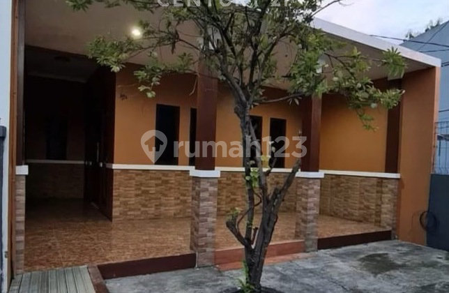 Rumah Bagus dengan Kios di Jl Ki Hajar Dewantara Cikarang Utara