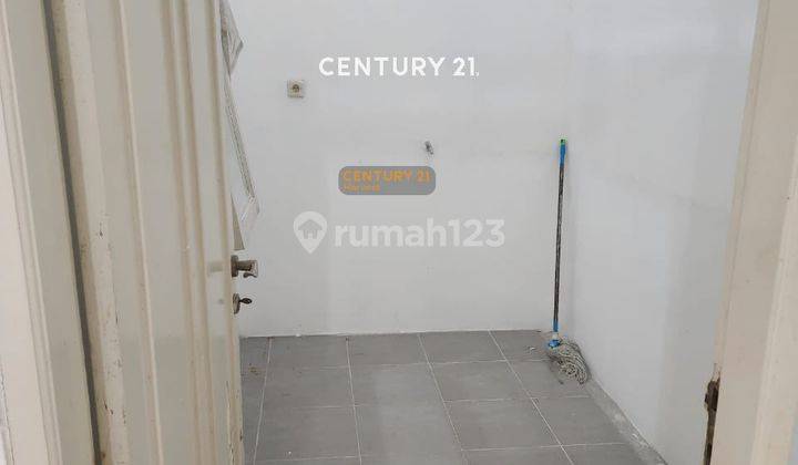 Rumah Bagus 1 Lantai Unfurnished Siap Huni Di Calgary  2