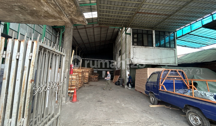 Multi-Purpose Warehouse With a Highly Strategic Location Multi-Purpose Warehouse With a Highly Strategic Location