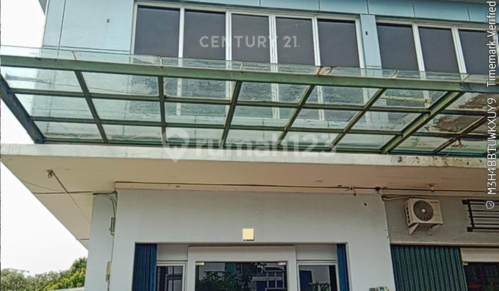 Riverview Boulevard 4 Ready-to-Use Hook Floor Shop House in Grand Wisata