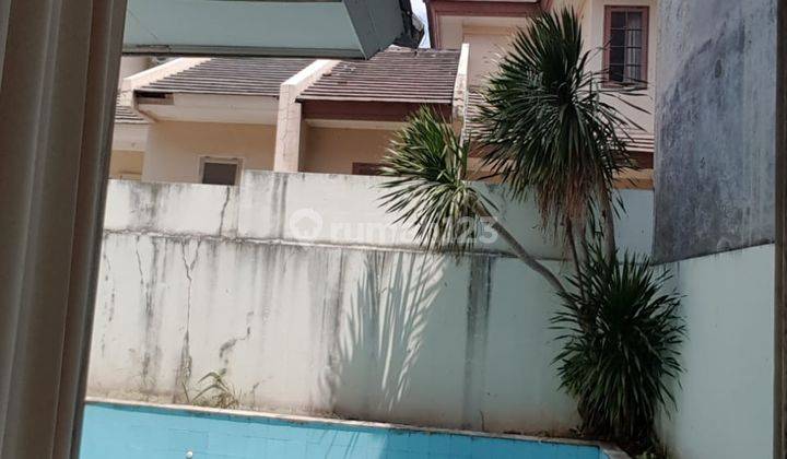 Rumah Bagus 2 Lantai Dengan Kolam Renang Di Cluster Bahama 2