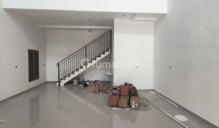 Turun Harga di Sewakan Rumah Baru 1,5 Lantai 13x20 di Sunter Mas 1