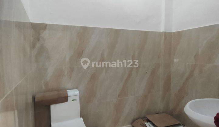 Turun Harga di Sewakan Rumah Baru 1,5 Lantai 13x20 di Sunter Mas 2