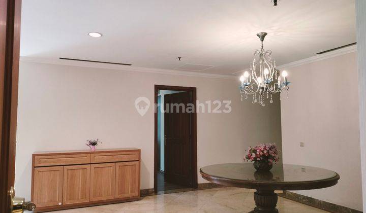 ruang keluarga apartment kusuma chandra dekat pacific
