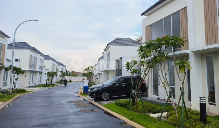 For Sale New Move-In Ready House In Paramount Petals 2