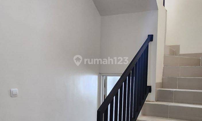 Dijual murah rumah minimalis 2lantai siap huni di citra raya 2