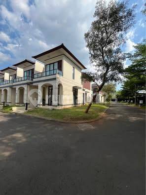 Disewakan Rumah Semi Furnish Sudah Ada Ac Dan Gorden Di Lavon 1 1