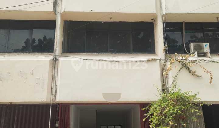 Disewakan Ruko Komersil 3,5 Lantai di Klender Jakarta Timur