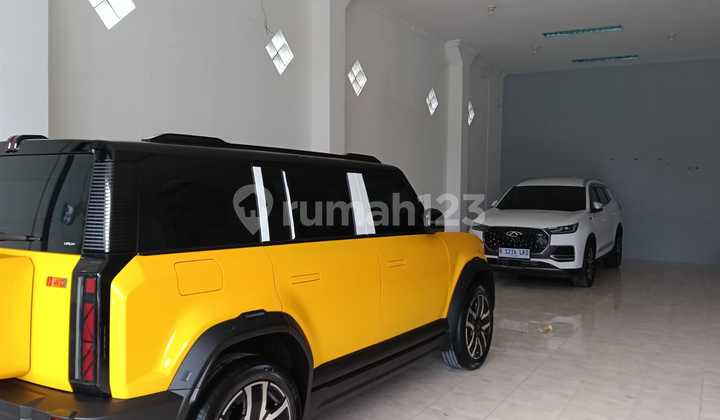 For Rent Rukoex Showroom in Kranji West Bekasi 2
