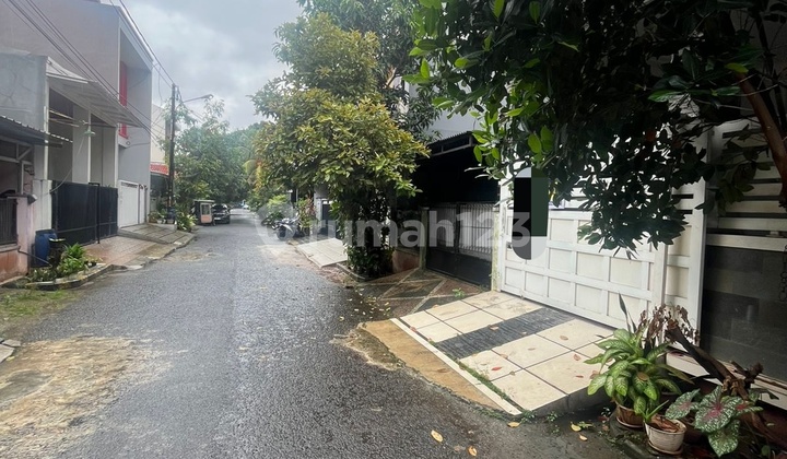 Disewakan Rumah 1 1/4 Lantai di Dutabumi 3 Harapan Indah Bekasi 2