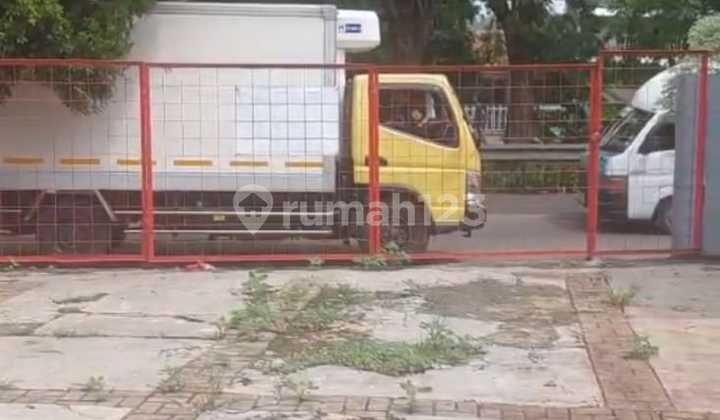 For Rent: Commercial Space on Margahayu Road, East Bekasi For Rent: Commercial Space on Margahayu Road, East Bekasi