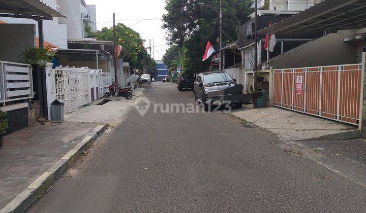 Rumah 2 lantai,minimalis modern,siap huni lokasi strategis di Tebet timur,Jakarta selatan 1