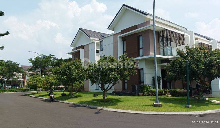 Rumah 2 Lantai,posisi Hook,minimalis Modern di Cluster Burgundy,summarecon Bekasi 2