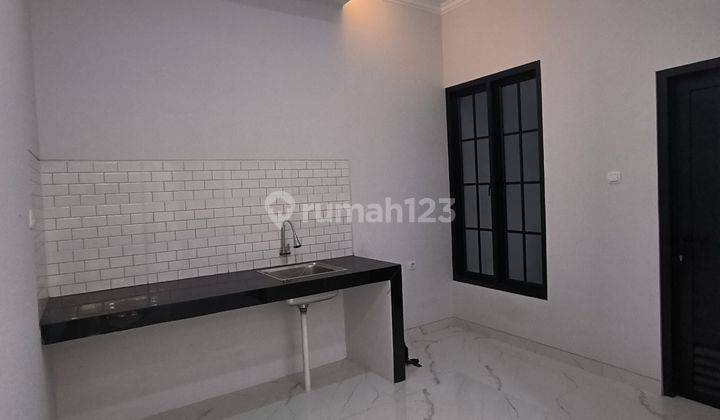 Dijual Rumah 3 Lantai Eropa Classic di Pejaten Barat Jakarta  2