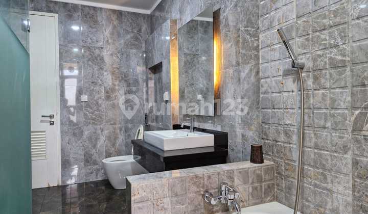 For Sale Ready-to-Live-in House in Senen, Central Jakarta 2