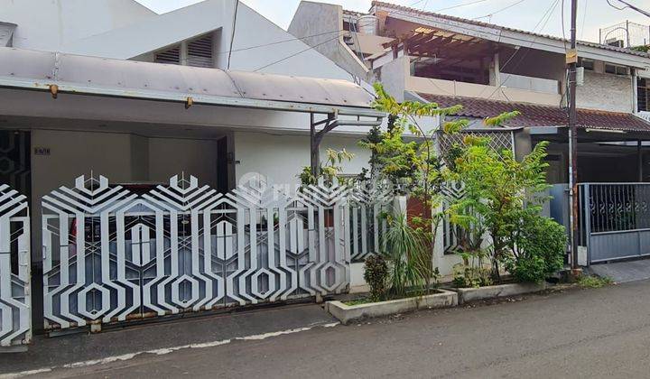 Rumah Siap Huni di Taman Kedoya Baru 1