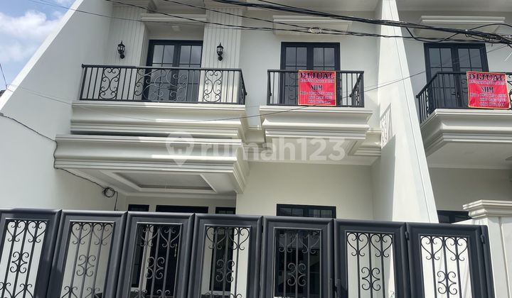 For Quick Sale: 2-Story House in Cempaka Putih Barat, Jakarta 1