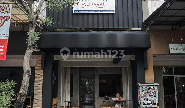 Disewakan Ruko Asia Tropis Bekasi Semi Furnish di Harapan Indah
