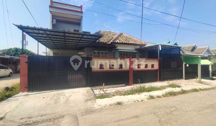 Disewakan Rumah 1,5 Lantai, di Harapan Indah