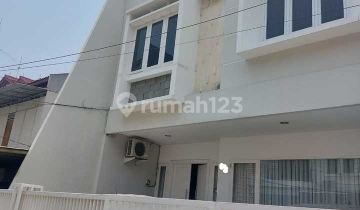 For Sale 2-Story House in Walikota Complex Kelapa Gading