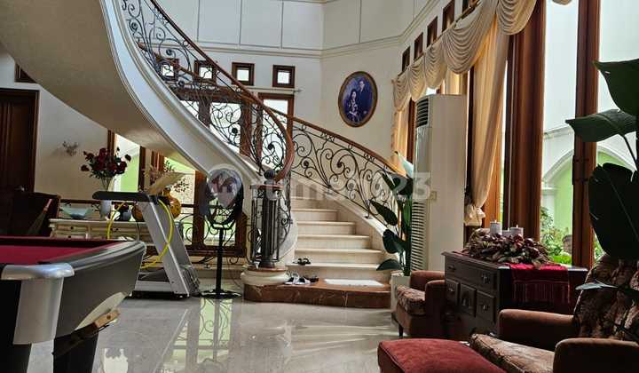 For Sale Luxury House in Villa Gading Indah