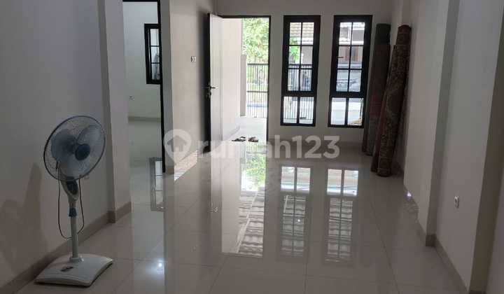 For Sale 2.5-Story House in Taman Harapan Baru, Bekasi