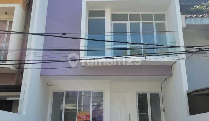 For Sale New 3.5-Story House in Hibrida Kelapa Gading, Jakarta
