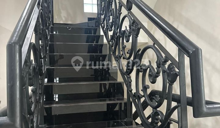 For Quick Sale Nice 3-Story House in Kebon Jeruk, West Jakarta 2