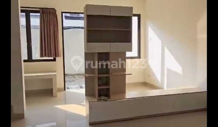 Disewa Rumah 2 Lantai di Jakarta Garden City Cakung 1