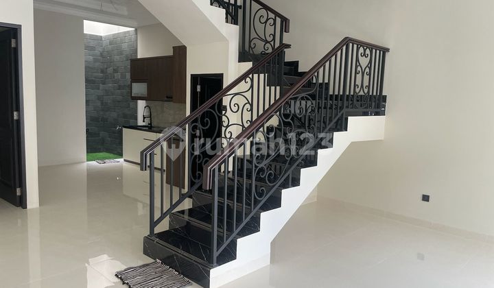 For Quick Sale: 2-Story House in Cempaka Putih Barat, Jakarta 2