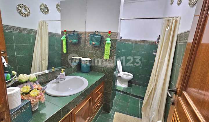 For Quick Sale: Hook House in Pulomas, East Jakarta 2