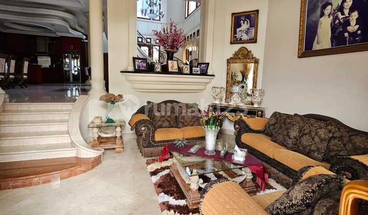 Dijual Rumah Mewah di Villa Gading Indah 2