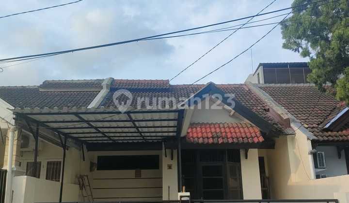 Rumah Nyaman Siap Huni Deket Sekolah dan Pusat Perbelanjaan dan Pasar Modern