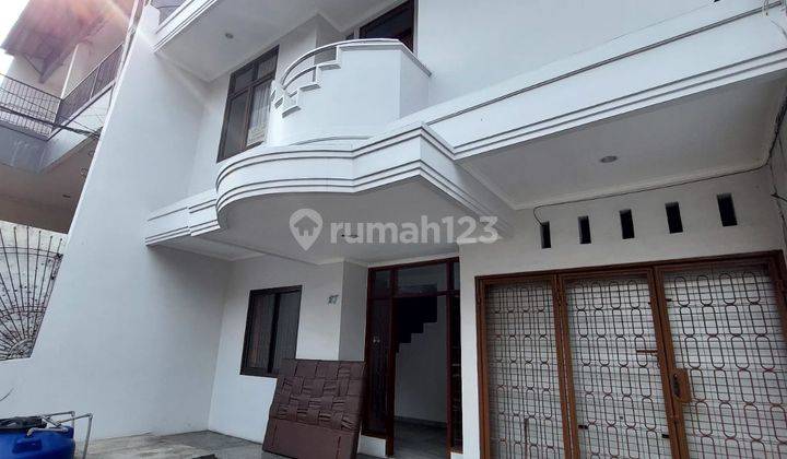 Disewakan Rumah di Pulomas Barat Kayu Putih Jakarta Timur 1