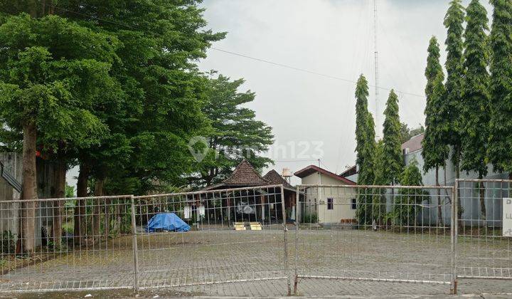 Ruang Usaha Luas Cocok Resto Dkt Kampus Ugm, Uii Dan Ringroad Utara 2