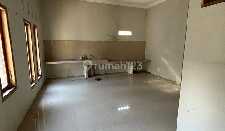 Rumah Murah Cocok Kantor Dan Carpot Muat 5 Mobil Dekat Transmart 2