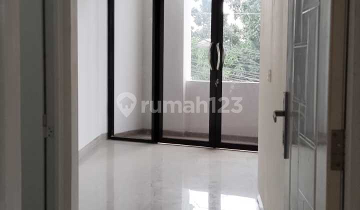 Di Jual Rumah 2 Lt bisa untuk Usaha Strategis Bebas Banjir 2