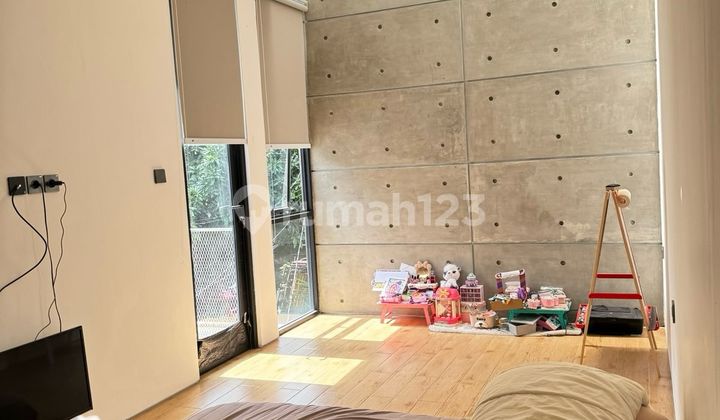 Rumah 2 Lantai SHM Luas 95M Graha Raya Bintaro Dekat Tol Parigi