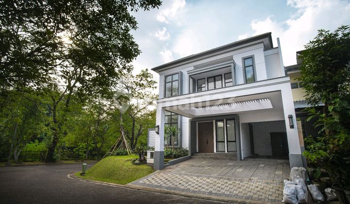 2.5-Story House Delatinos BSD, 350M Area, 4+2 Bedrooms, Near Toll Road