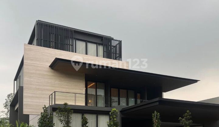 Rumah 3 Lantai Luas 750m 5+1 Kamar Lift Navapark Bsd City