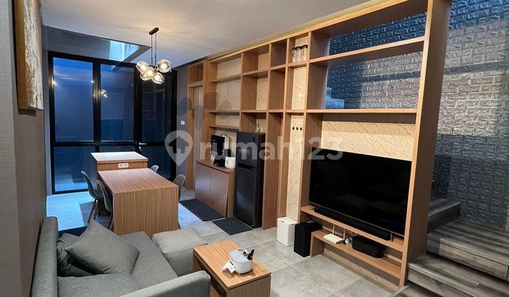 Dijual Cepat Rumah 2 Lt Furnished Siap Huni Grand Wisata Bekasi 2