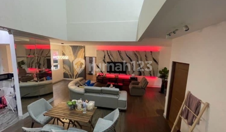 Rumah 2 Lantai SHM 3 Kamar Luas 200M Modernland Cipondoh