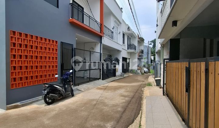 Rumah 3 Lantai Luas 175m 5 Kamar Pondok Ranji Bintaro 2