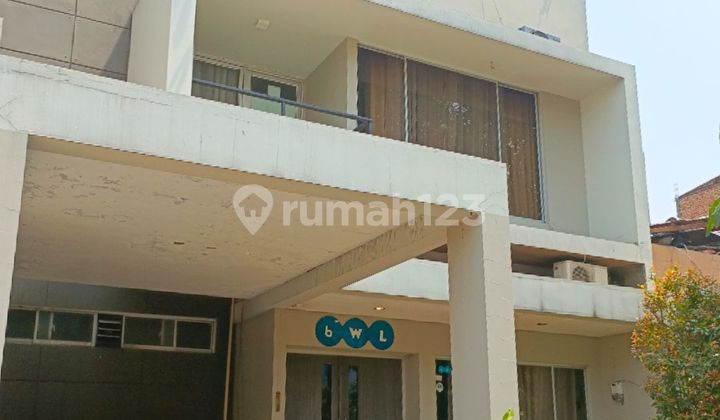 Rumah 3 Lantai 3 Kamar Luas 225M Raffles Hill Cibubur Dekat LRT