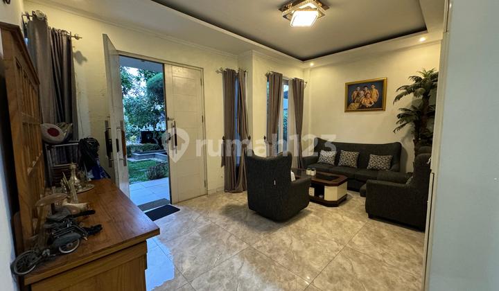 2.5-Story House SHM 4+1 Rooms 400M Area Swimming Pool Cikarang 2.5-Story House SHM 4+1 Rooms 400M Area Swimming Pool Cikarang