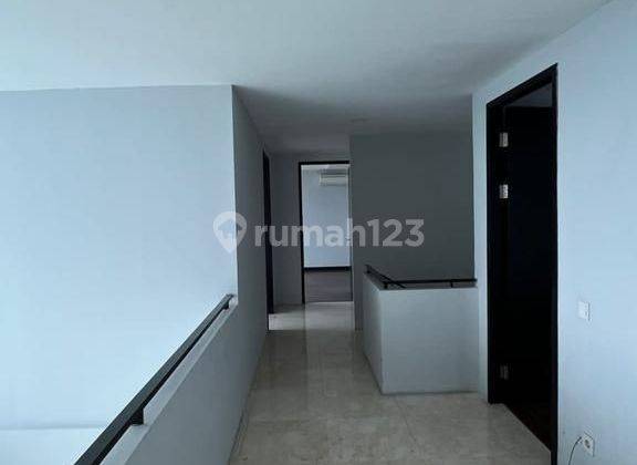 Dijual Apartemen 3 Kamar Tidur Semi Furnished Di Kebon Jeruk  2