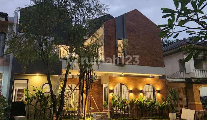 Rumah 3 Lantai Luas 400M 4+1 Kamar BSD City Dekat Tol